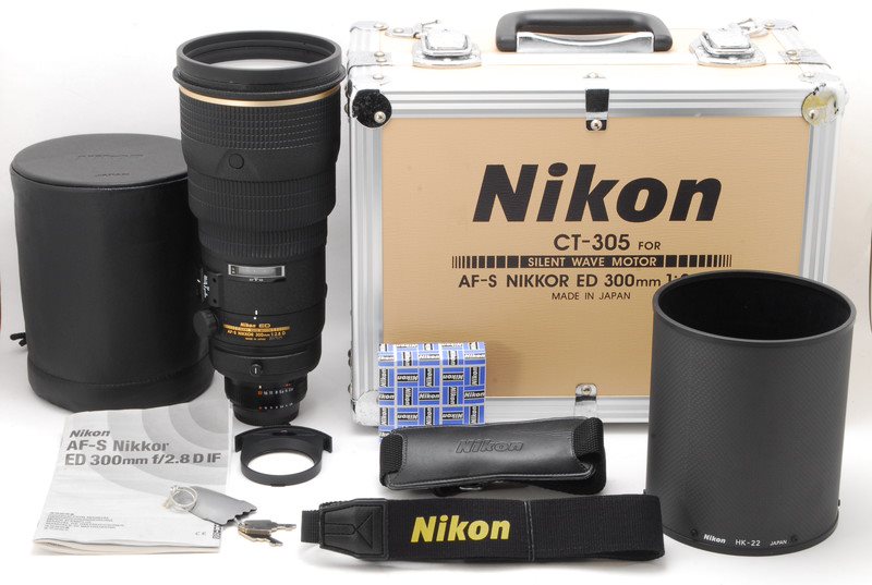 Nikon 望遠レンズ 300mm f2.8 買取額9万円